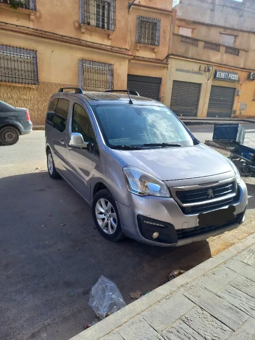 Peugeot Partner 2016 Tepee Allure 