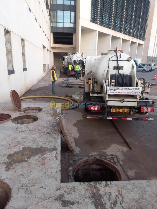 Camion vidange débouchage canalisation curage nettoyage