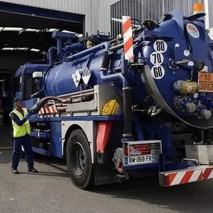 Camion vidange débouchage canalisation nettoyage