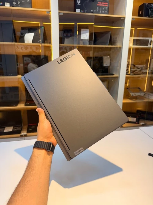 LENOVO LEGION 7000 ecran 2k I7 13720h / rtx4060/16gb / 512gb nvme