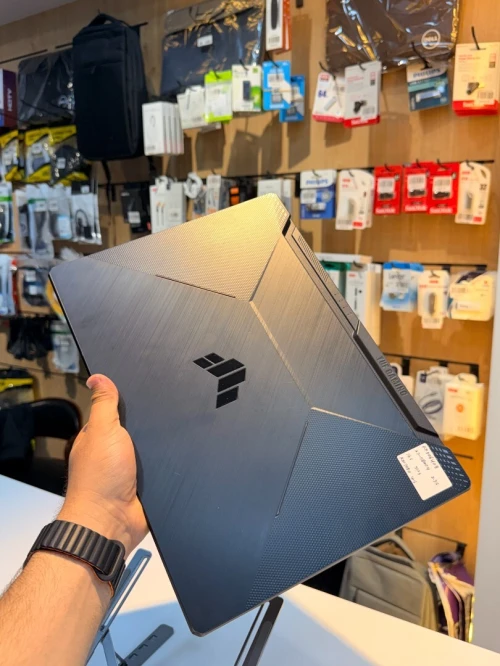ASUS TUF FX506HC / i7-11800H / RTX 3050 4GB / 16GB / 512GB SSD