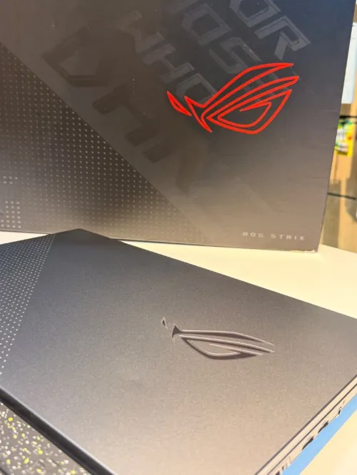 Rog strix g17 17,3 pouces Ryzen 9 7940HX / rtx 4060/ 1tb nvme / 16gb ram