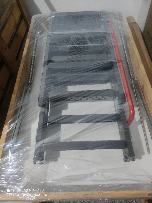 Echelle escamotable retractable 