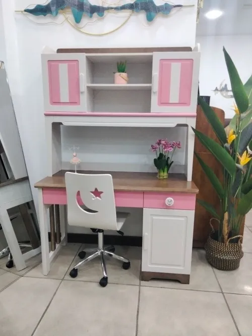 Chaises et tables