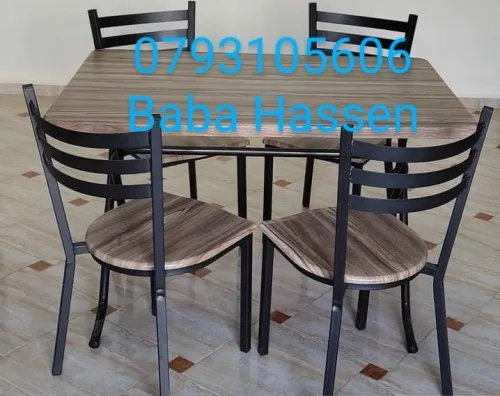 Chaises et tables