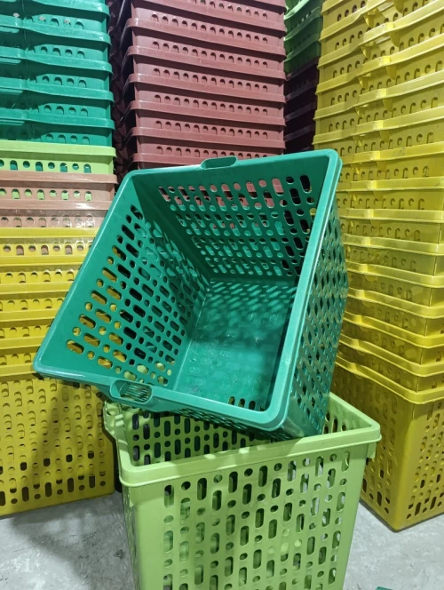 Caisse de rangement et palette
