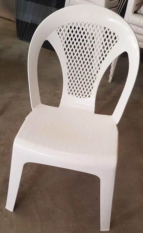 Chaises et tables