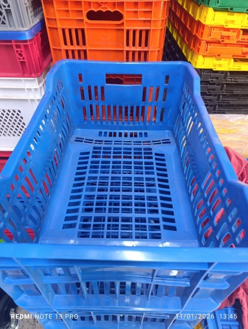 Caisse de rangement et palette
