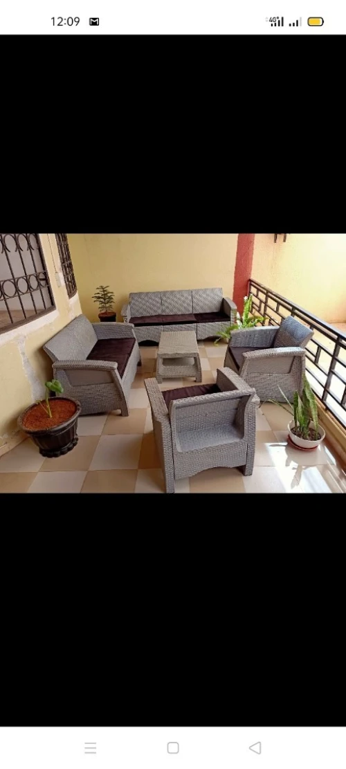 Chaises et tables