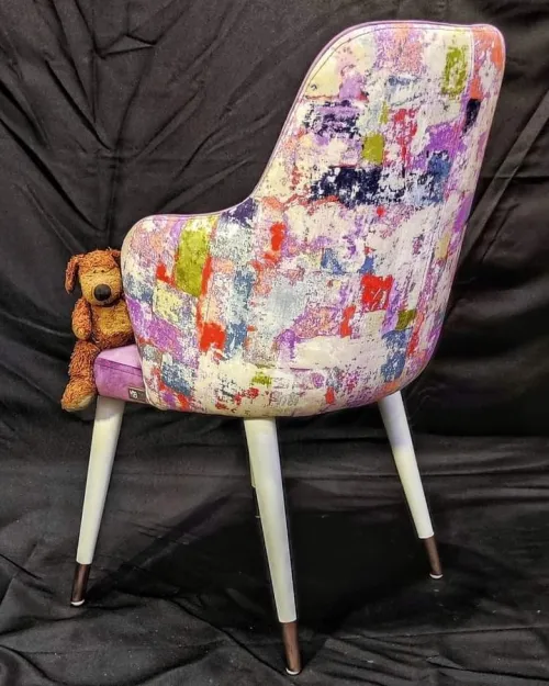 Chaises et tables