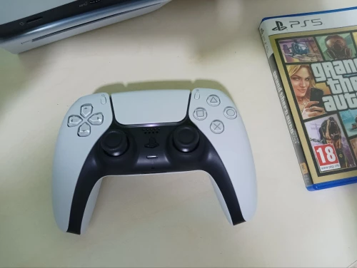 PS5 slim + GTA V