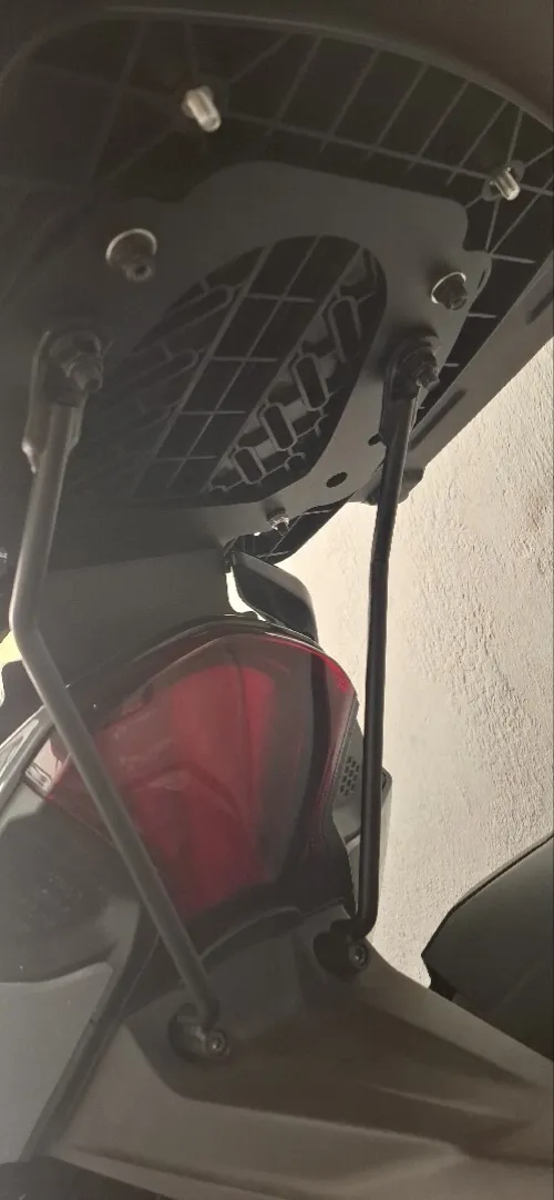 Support malette moto maxsym 508lt