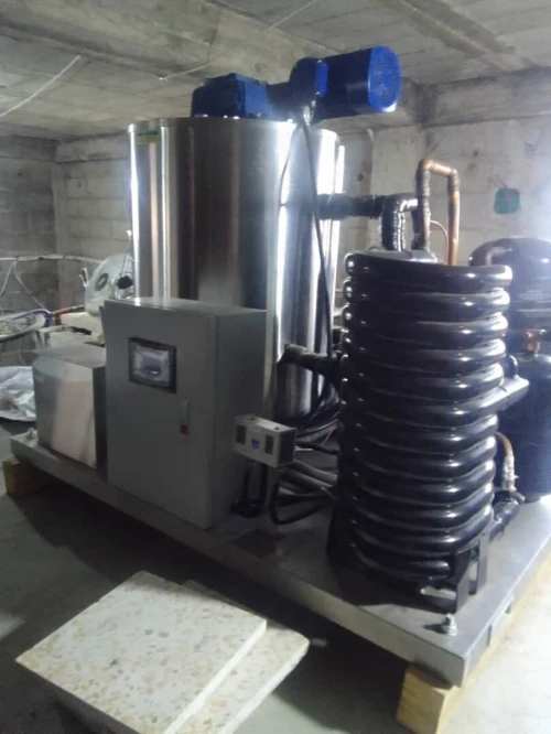 Machine à fabriquer de la glace en écailles آلة صنع الثلج المستعمل لتبريد الأسماك