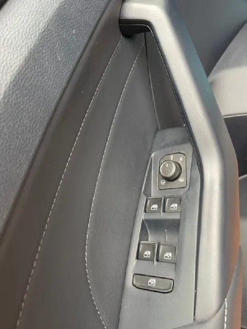 Volkswagen Tharu 2025 XR turbo