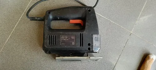Scie sauteuse Black & Decker made in England