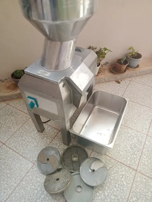 Coupe légumes éplucheuse bras mixeur 