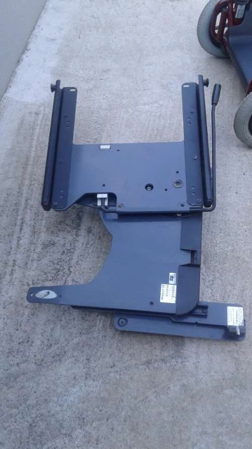 Fauteuil roulant adaptable au voiture de transfert