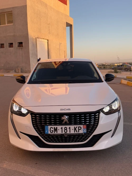 Peugeot 208 2023 E-Style