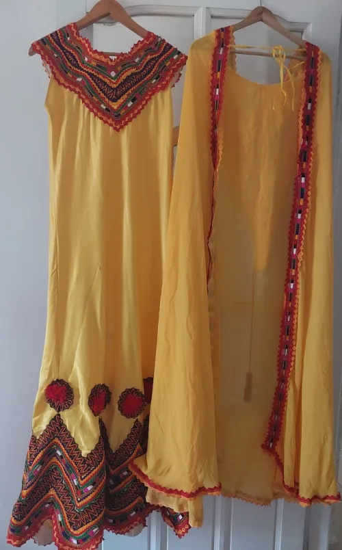 Robe kabyle avec barnous