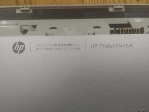 Pc portable HP Pavilion ram 4G    disque dur HDD 500 G i3 5eme