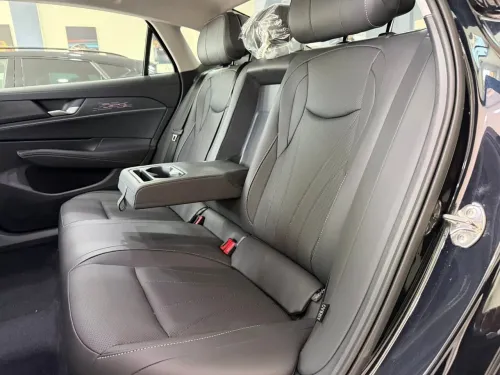 Volkswagen passat pro 2025 full option