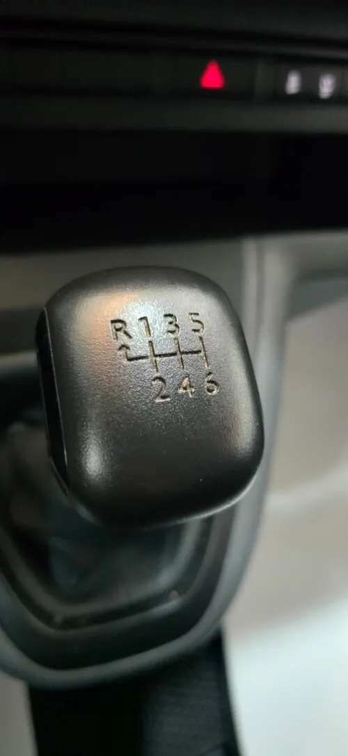 Peugeot Expert 2021 9 place