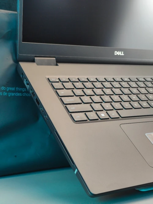 DELL PRECISION 7780 I9-13950HX RTX 2000 ADA 32GB RAM DDR5 1TB SSD ÉCRAN 17"