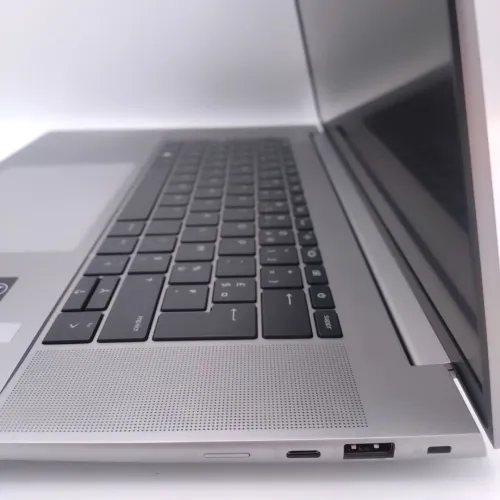HP ZBOOK Studio G9 i7-12700H 32 Go DDR5 512 Go SSD 16 Pouces