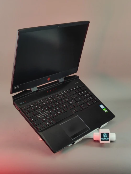 HP OMEN 15 I5-9300H rtx 2060 16gb RAM  512gb SSD écran 15,6" 144Hz