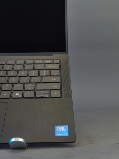 Dell precision 5490 ultra 7 155H RTX 1000ADA 16gb RAM LPDDRX5 SSD 1TB ÉCRAN 14" FHD+ WLED 100% sRGB