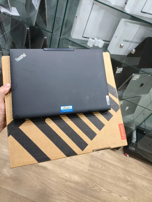 THINKPAD X13 GEN 4 Ryzen 5 PRO 7540U/16G LPD5X/256GB SSD NVME 4.0/13.3 WUXGA NEUF SOUS EMBALLAGE