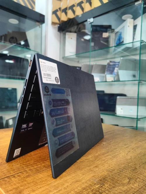 ASUS ZENBOOK 14 OLED ULTRA 9 285H 32 Go LPDDR5X. 1 To. NVMe 14 pouces, OLED