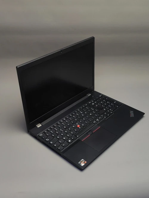 LENOVO THINKPAD P15V  GEN 3 Ryzen 7 pro  6850H RTX t600 32g ddr5 1tb SSD écran 15,6"