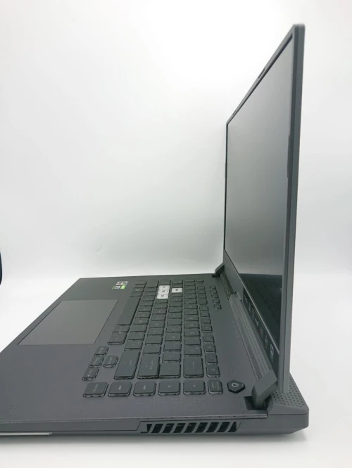 ASUS ROG STRIX G15 Ryzen 7 6800H 08 GB DDR5 4800Mhz RTX 3050 04 GB  