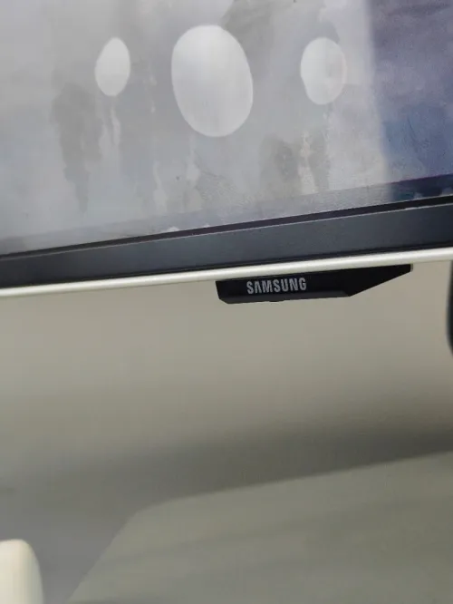 SAMSUNG ODYSSEY OLED G6 ÉCRAN 27" QD-OLED  QHD 2K 240HZ inclinaison ajustable réponse 0,03 ms