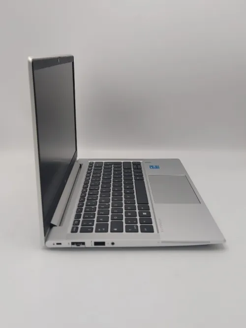HP ELITEBOOK 630 G9 i3 1215U 8 Go DDR4 256 Go SSD 13 Pouces Intel UHD Graphics