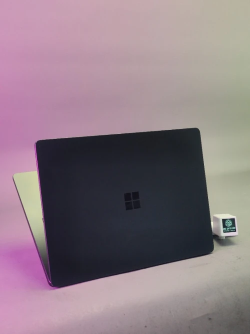 Microsoft surface laptop 7 ultra 7 268v 32gb RAM DDR5 512gb SSD écran 15" 2K tactile