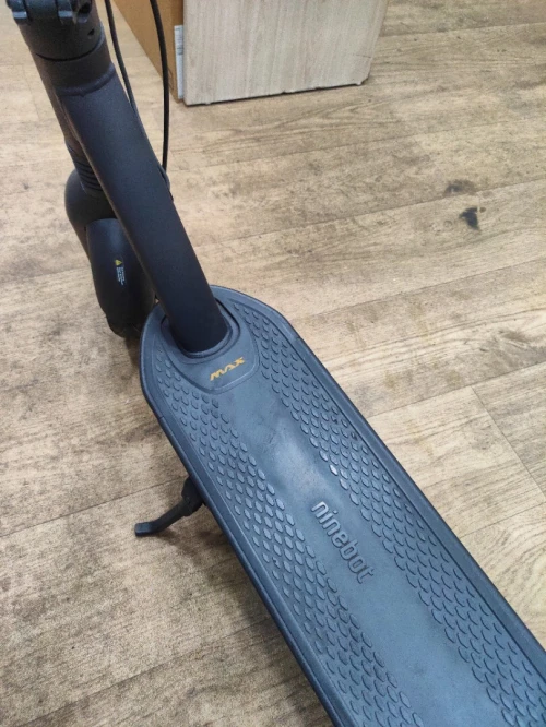 SEGWAY NINEBOT MAX G2 900W MOTOR DOUBLE SUSPENSION