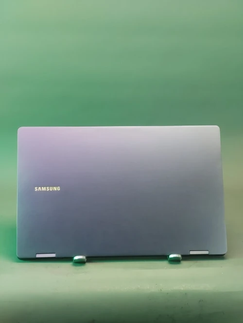 SAMSUNG GALAXYBOOK 5 ULTRA 7 256V INTEL ARC 140V 16GB DDR5 SSD 512GB écran 15,6 amoled tactile