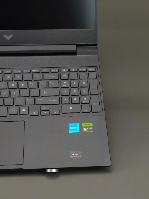 HP VICTUS 15  I5 13420H RTX 3050 16GB DDR4 512 GB SSD ÉCRAN 15,6"