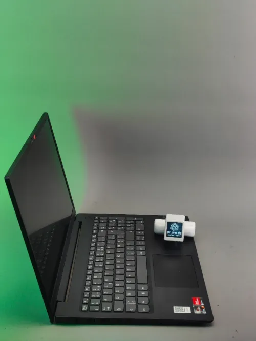 LENOVO V15 G4 RYZEN 3 7320U 8GB LPDDRX5 256GB SSD ÉCRAN 15,6"