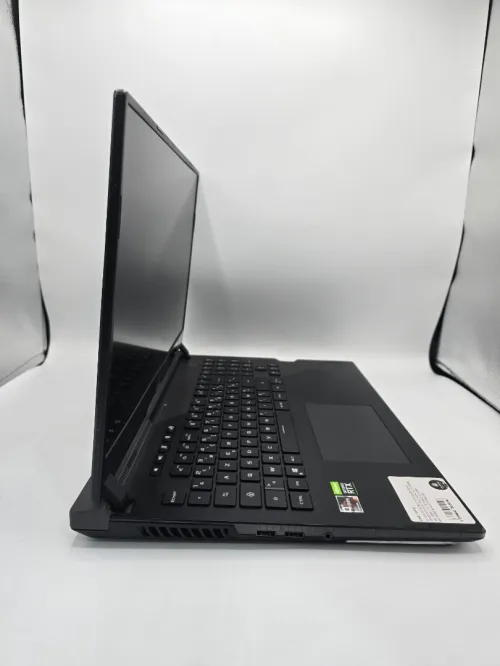ASUS ROG SCAR 17 G733QS