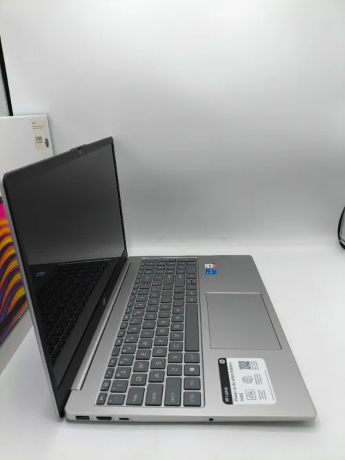 HP 15 i5 1235U 12TH GEN 12GB 512G SSD 15.6 FULLHD TACTILE WIN 11 NEUF 