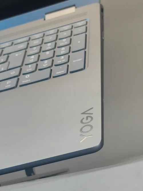 LENOVO YOGA 7 2-IN-1  16Ill10 ULTRA 7 258V arc 140v 32gb RAM lpddrx5 1tb SSD écran 16" 2,8k oled