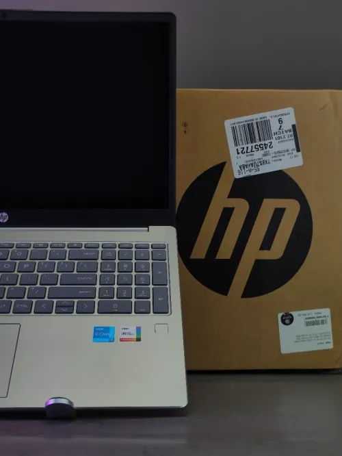 HP LAPTOP 15 I5-1335U INTEL IRIS XE 8GB RAM SSD 256GB ÉCRAN 15,6"
