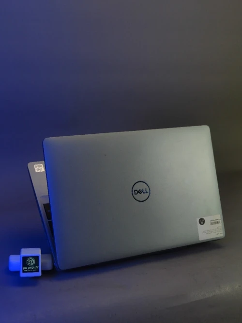 Dell precision 3550 i7-10510u NVIDIA quadro p520 16gb RAM SSD 512gb écran 15,6"