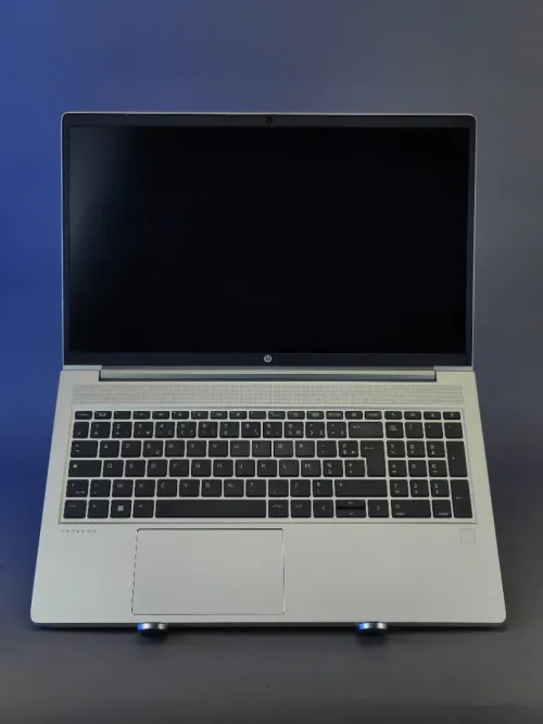 HP PROBOOK 455 G10 RYZEN 5  7530u 8gb RAM SSD 256gb écran 15,6"