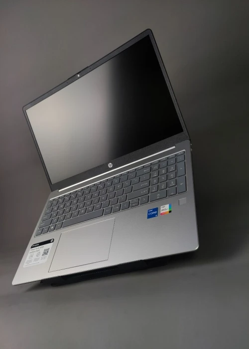 HP LAPTOP 15 I5 1335U 8G DDR4 256G SSD INTEL IRIS XE ÉCRAN 15,6" FHD