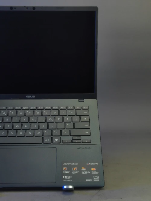 ASUS VIVOBOOK 14 SNAPDRAGON X (X1-26-100) 16GB DDR5 512GB SSD ÉCRAN 14"