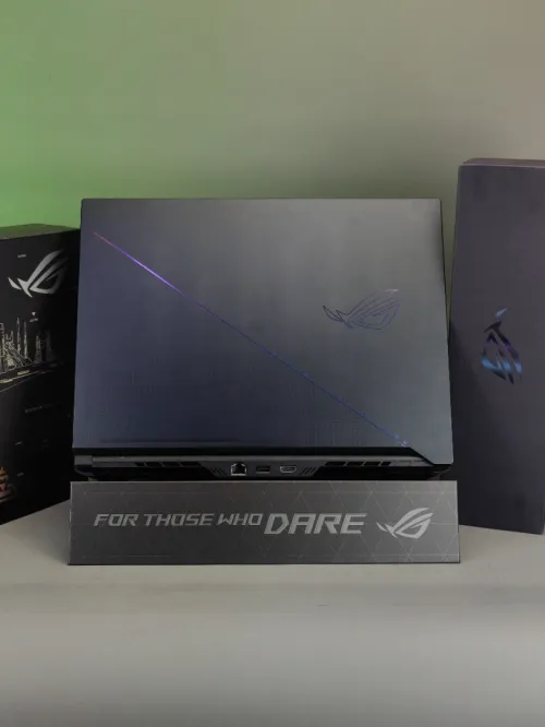 ASUS ROG ZEPHYRUS DUO 16 Ryzen 9 6900HX RTX 3080TI RAM 32gb ddr5 SSD 1tb ÉCRAN 16" et 14" tactile